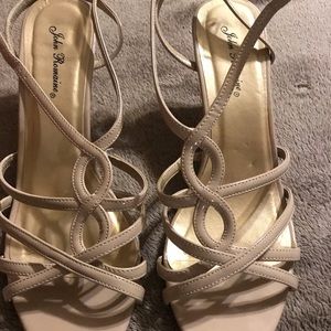John Romaine Strappy Sandals Sz 9M VGUC ❤️❤️